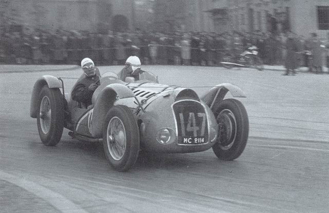 Franco Comotti On The 1938 Mille Miglia With His Delahaye 145 - F1 Gpdc